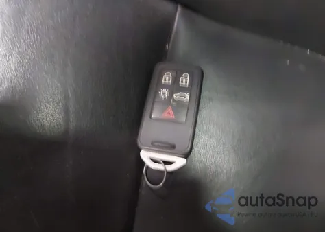 2016 Volvo Xc60 T5 Premier из США, поврежденный, VIN YV4612RK4G2786016